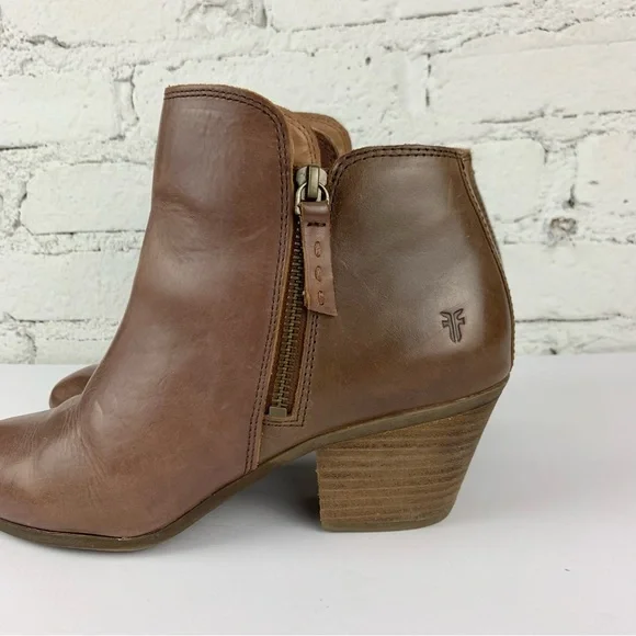 Frye Judith Double Zip Stacked Heel Ankle Bootie 9.5 - Picture 8 of 10